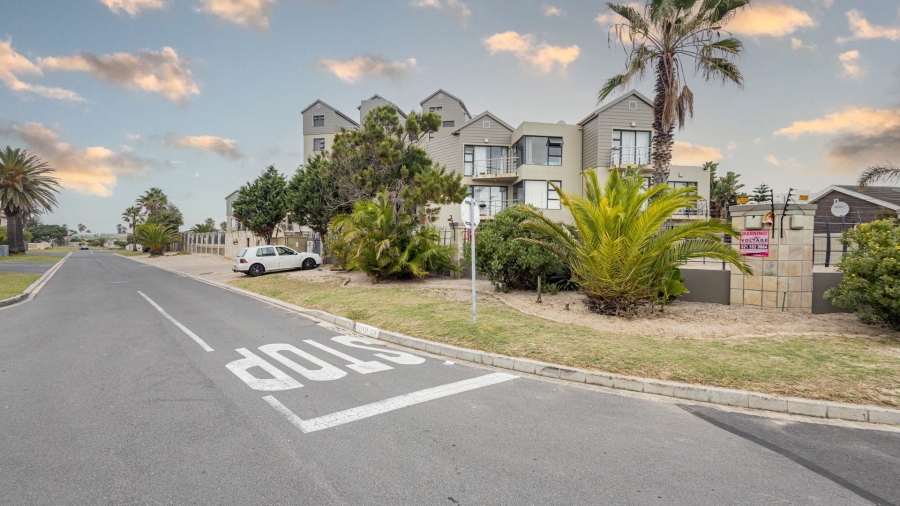 1 Bedroom Property for Sale in Table View Western Cape